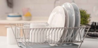 Gocciolatoio dei piatti, attenzione a dove li lasciamo asciugare: i rischi che sottovalutiamo ogni giorno Gocciolatoio per piatti pericoli - RicettaSprint