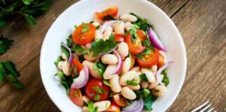 L’insalata di fagioli che si prepara in anticipo e si gusta all’ombra Insalata di fagioli - RicettaSprint