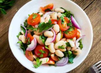L’insalata di fagioli che si prepara in anticipo e si gusta all’ombra Insalata di fagioli - RicettaSprint
