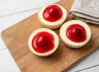 Mini cheesecake fredde: il dolce al cucchiaio che prepari in 10 minuti Mini cheesecake alla fragola - RicettaSprint