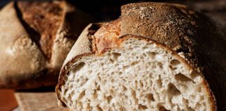 Il pane che non ha paura del tempo, la ricetta senza lievito che sorprende