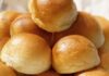 Panini al latte super soffici, così li faceva anche mia nonna Panini al latte - RicettaSprint