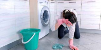 Peggio del wc, sul pavimento un mondo di germi: come pulirlo per stare tranquilli Pavimento peggio del wc - RicettaSprint