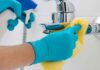 Calcare in bagno, il nemico silenzioso che si batte con ciò che hai già in dispensa Pulire bagno dal calcare - RicettaSprint
