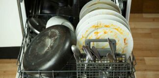 Cattivi odori nella lavastoviglie? Il rimedio naturale per igienizzare il cestello senza prodotti aggressivi Puzza nel cestello della lavastoviglie - RicettaSprint