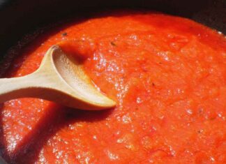 Salsa fatta in casa come quella della nonna, la sua ricetta ha un segreto! Salsa fatta in casa - RicettaSprint