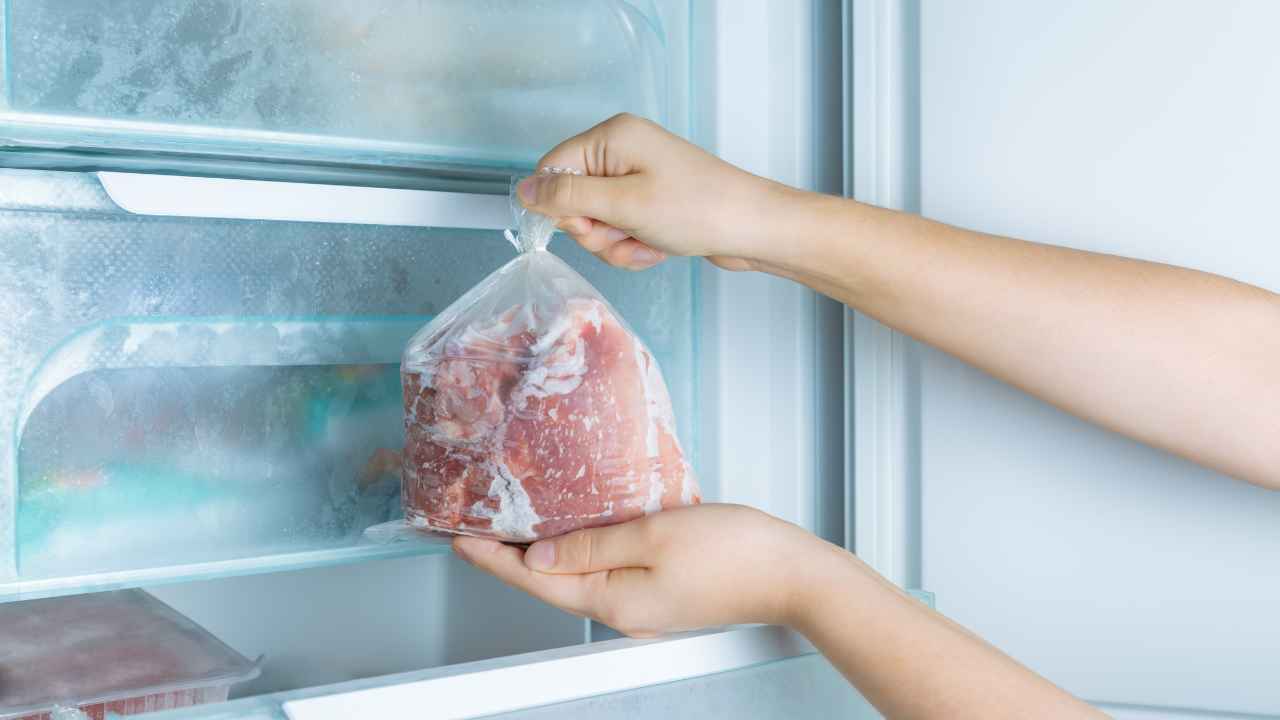 Scongelare carne in congelatore - RicettaSprint