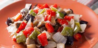 Preparo una caponata light nelle sere estive, leggera, buona e super facile da fare caponata light
