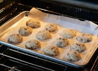 Biscotti cookie al cioccolato e mandorle, arricchisce la tua estate con queste delizie cookie al cioccolato e mandorle