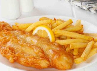 Fish and chips, tenero dorato e croccante, la svolta per l’ora di cena fish and chips