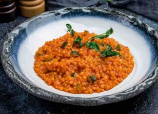 Fregola che sa di mare, cozze e pomodoro fregola