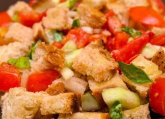 Leggera veloce e subito pronta, la panzanella ha sempre il suo perchè panzanella