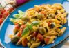 Le 10 migliori insalate di pasta da portare al mare, in ufficio e da mangiare in casa 10 ricette pasta fredda