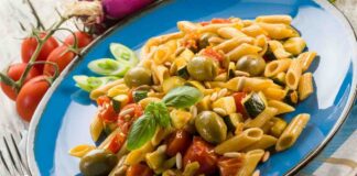Le 10 migliori insalate di pasta da portare al mare, in ufficio e da mangiare in casa 10 ricette pasta fredda