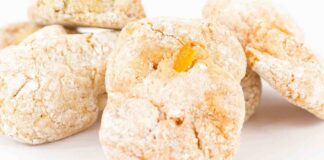 Biscotti alla pasta di mandorle, impossibile resistergli paste di mandorle