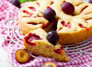 Torta sofficissima alla frutta con tanto yogurt, super buona da provare subito torta alla frutta e yogurt