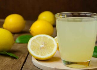Bere acqua e limone: cosa succede se lo facciamo ogni giorno Bere limone prima dei pasti - RicettaSprint