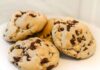 Biscotti senza glutine con gocce di cioccolato: il dolce che non teme intolleranze