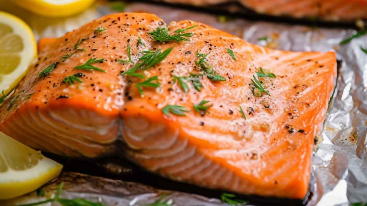 Come congelare il salmone - RicettaSprint