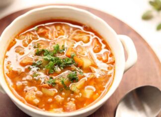 Minestrone, meglio con o senza coperchio? Il trucco per cuocerlo più velocemente Come cuocere il minestrone - RicettaSprint