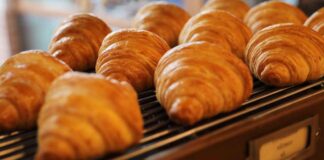 Cornettini di pasta brisè: la merenda sfiziosa pronta in pochi minuti