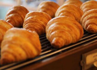 Cornettini di pasta brisè: la merenda sfiziosa pronta in pochi minuti