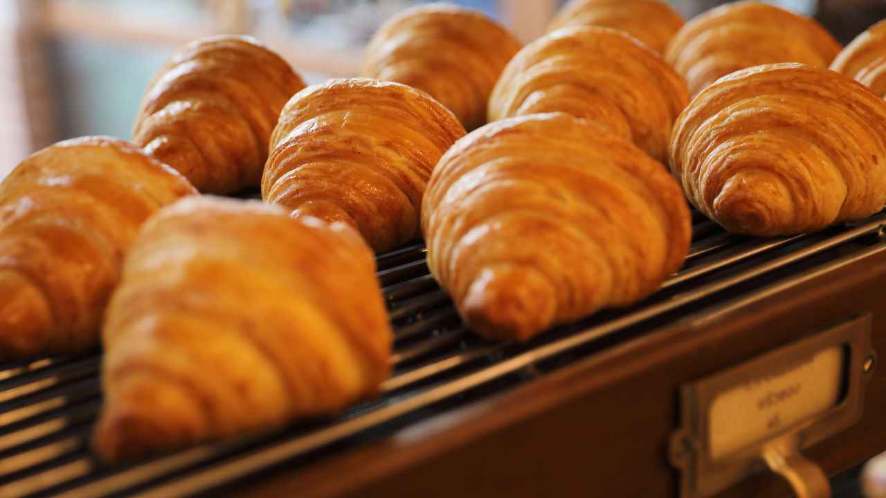 Cornetti di pasta brisè - RicettaSprint