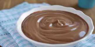 Crema al cioccolato all’acqua: vellutata, leggera e pronta in 5 minuti Crema al cioccolato all'acqua - RicettaSprint
