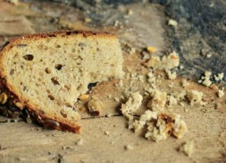 Perché è meglio evitare la mollica del pane durante la dieta? Attenzione a questo falso mito Mollica del pane durante la dieta - RicettaSprint.it
