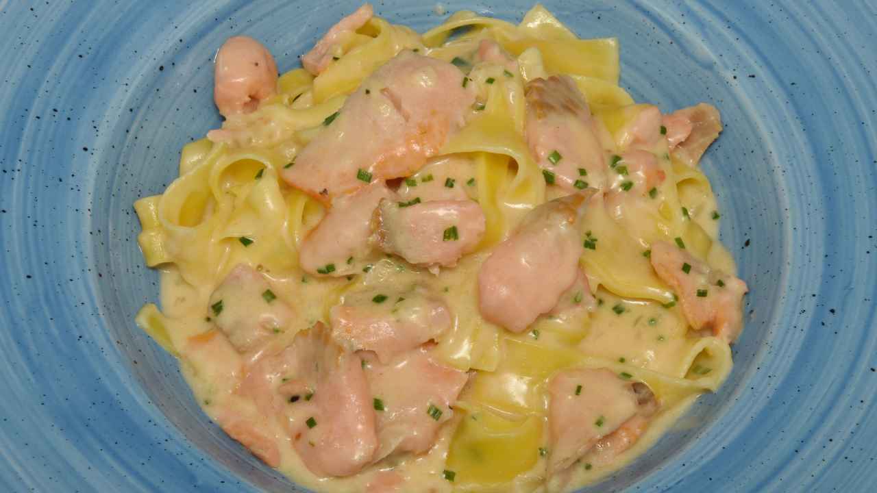 Pasta salmone e panna - RicettaSprint