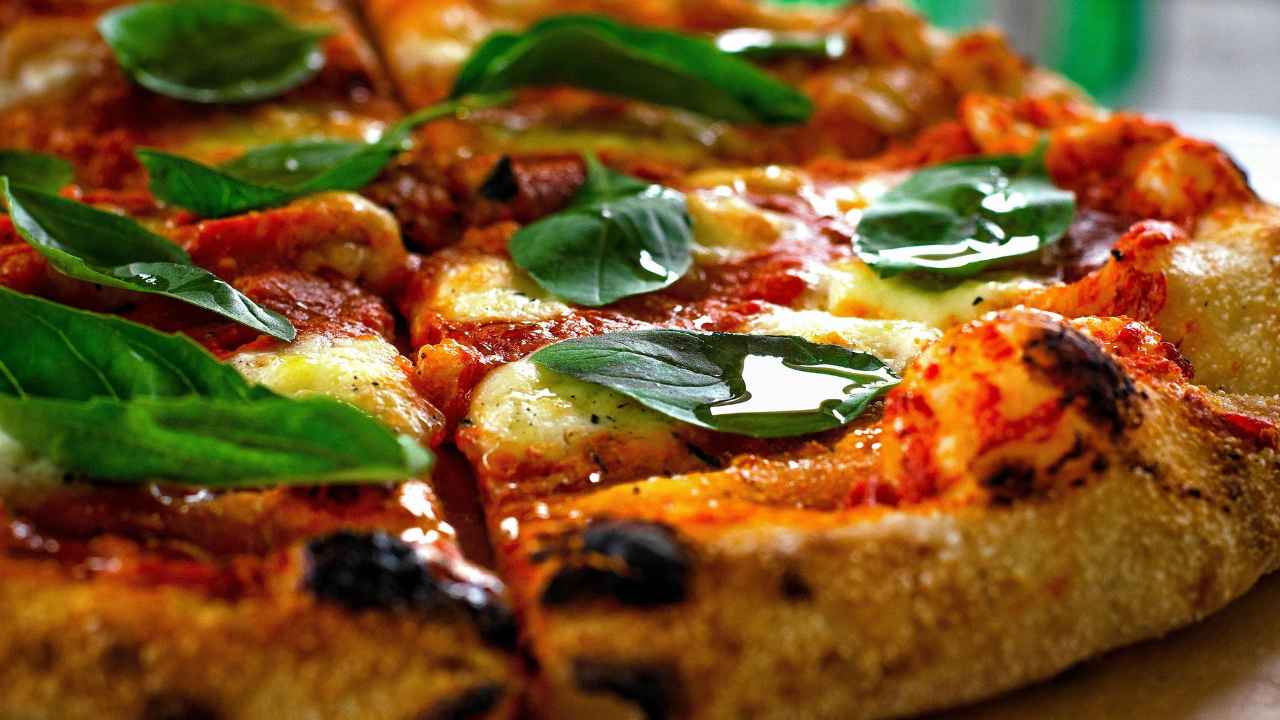 Pizza senza glutine - RicettaSprint