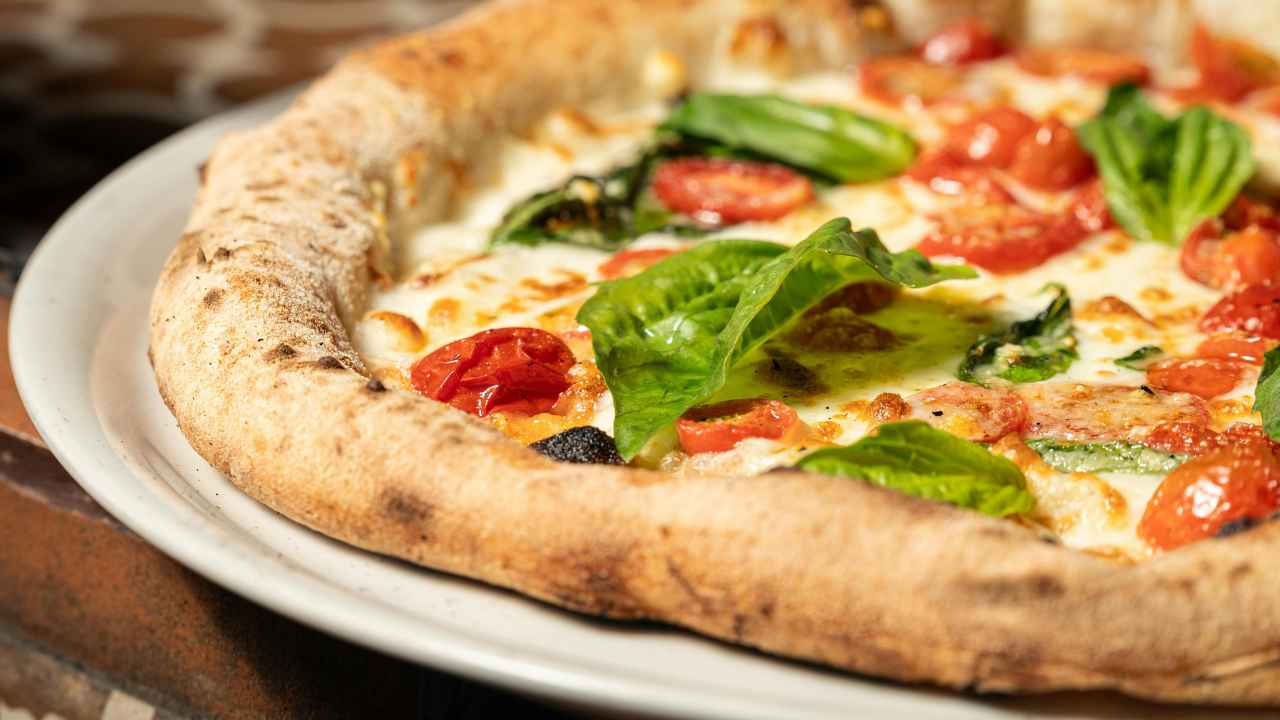Pizza senza lievito - RicettaSprint