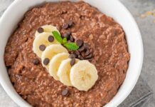 Porridge al cioccolato: la ricetta per una colazione cremosa e mai collosa Porridge al cioccolato - RicettaSprint