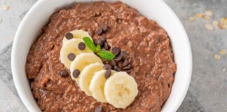 Porridge al cioccolato: la ricetta per una colazione cremosa e mai collosa Porridge al cioccolato - RicettaSprint