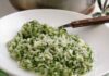 Risotto agli spinaci light senza burro: il piatto cremoso che conquista tutti