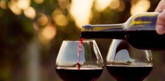 Vino durante la dieta: ecco quanto ne puoi bere davvero Vino durante la dieta - RicettaSprint