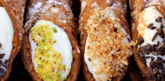 Cannoli siciliani fatti in casa, non devi andare lontano per mangiarli buoni cannoli siciliani