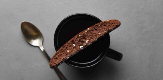 Cantucci al cioccolato se li provi una volta creano dipendenza cantucci