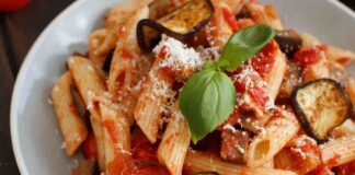 Pasta alla Norma, ricetta facile da fare in soli 20 minuti pasta con le melanzane