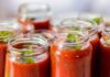 Conserva di pomodori fatti in casa, proprio come facevano le nonne conserva di pomodori