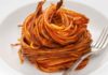 Oggi in 10 minuti risolvo il pranzo, preparo gli spaghetti all’assassina come faceva nonna spaghetti all'assassina