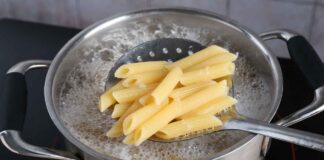 Acqua di cottura della pasta: come va conservata per poterla usare? Acqua di cottura della pasta - RicettaSprint