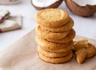 Biscotti al cocco: la coccola tropicale che conquista al primo morso Biscotti al cocco - RicettaSprint