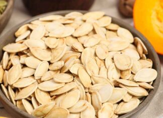 Semi di zucca: non li sprecare così, prova con questo metodo infallibile Come usare i semi di zucca - RicettaSprint