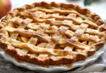 Crostata con le mele: il dolce classico che conquista al primo morso Crostata con le mele - RicettaSprint