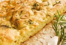 Focaccia con le patate: la soffice bontà che conquista al primo morso Focaccia con le patate - RicettaSprint