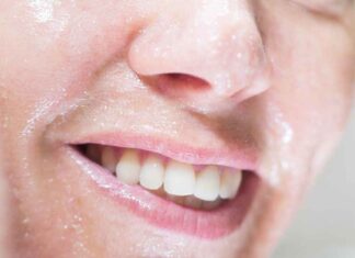 Maschera al miele fatta in casa per il viso: torni 10 anni più giovane Maschera viso al miele - RicettaSprint