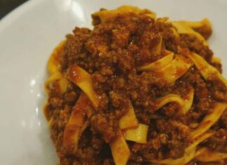 Tagliatelle con ragù… finalmente si torna ai grandi classici dell’inverno Ragù alla bolognese - RicettaSprint