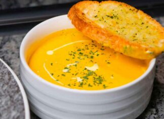 Vellutata di zucca super cremosa, ecco qual è il mio segreto Vellutata di zucca - RicettaSprint