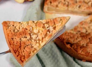 Torta di mele con crumble, altro che il ciambellone a colazione torta di mele crumble